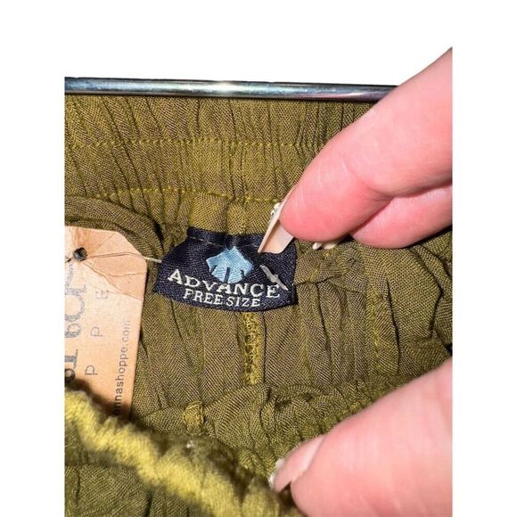 Henna store Green Wide-Leg Ruffle Split Skirt Pants Elastic Waistband O/S - Picture 12 of 16